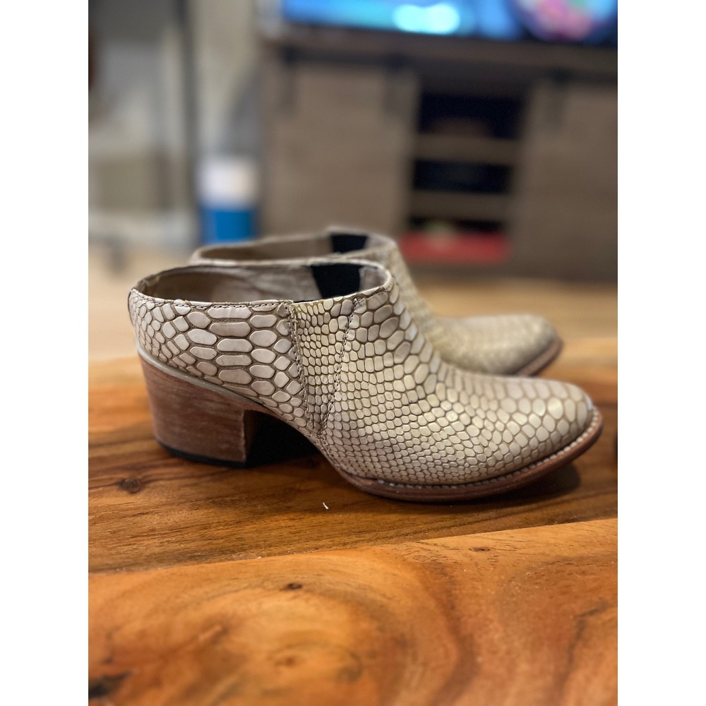 Freebird Shae Cream Snake Print Leather Ankle Booties Heeled Women's Size 8 - Picture 2 of 7